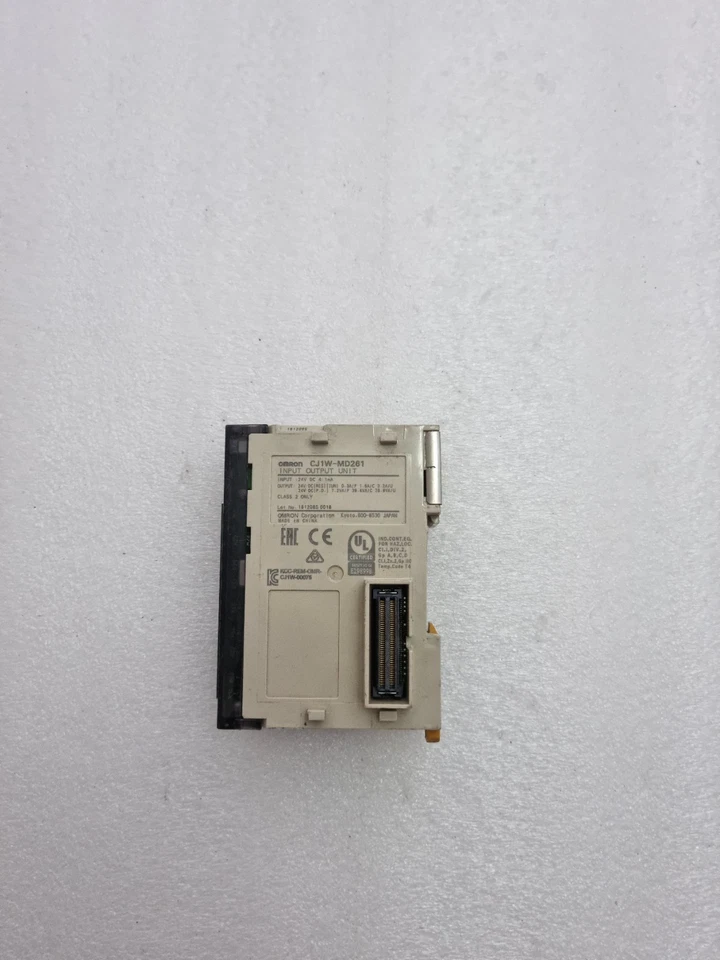 Omron CJ1W-MD261 Input Output Unit 24V dc 4.1mA